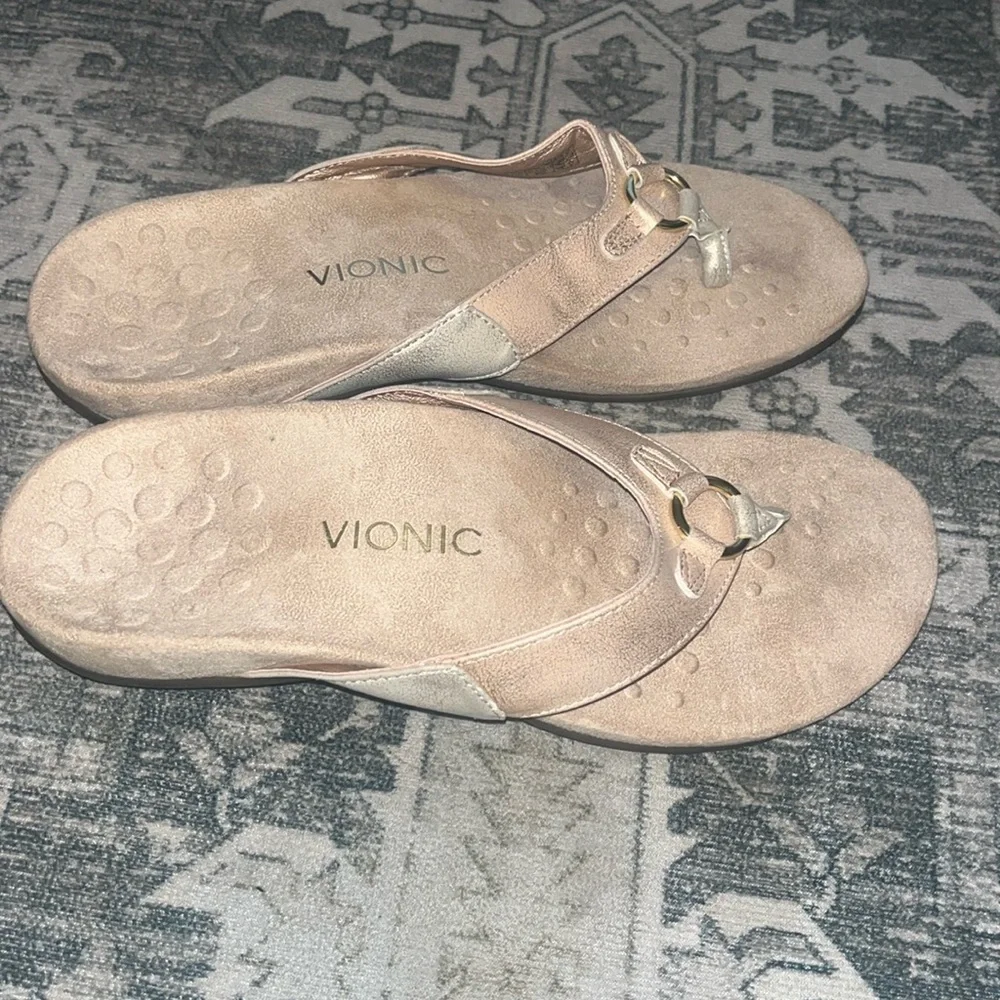 Vionic women’s Elena pink gold sandals size 10